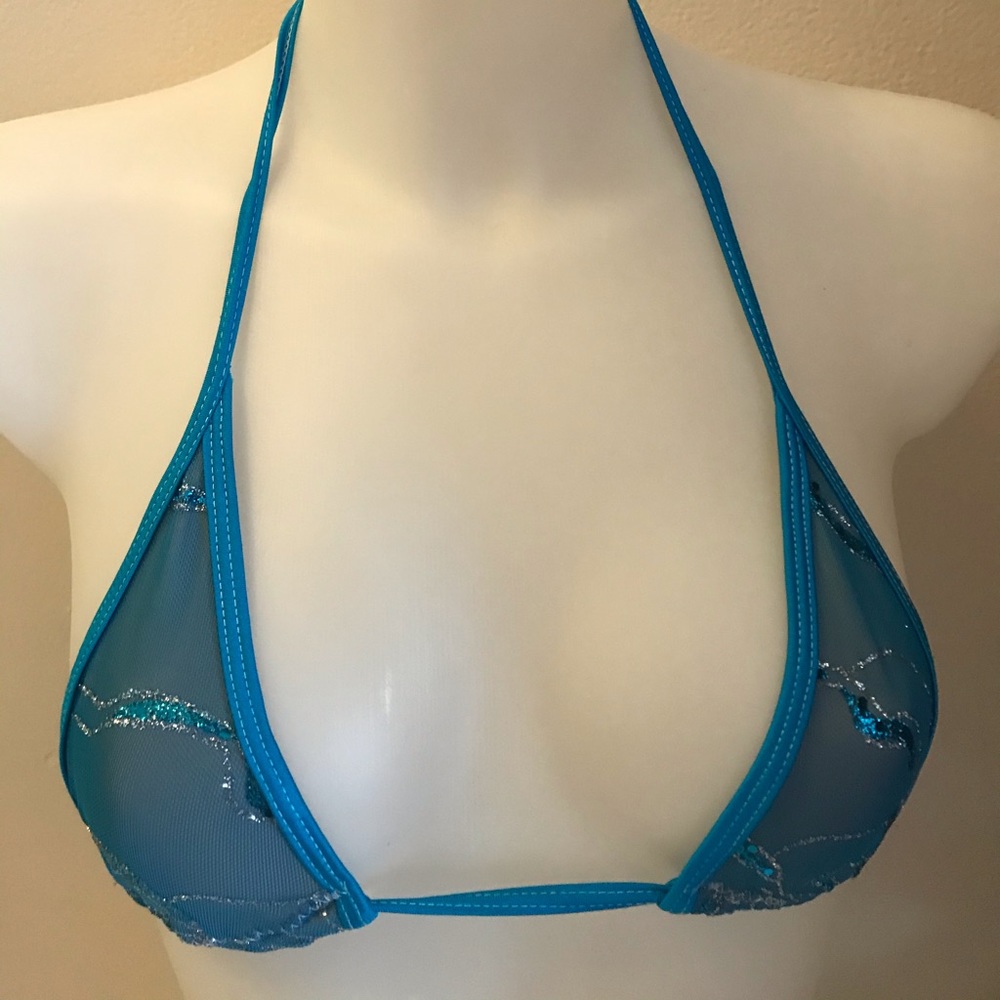 Bikini - Picture 2 of 7